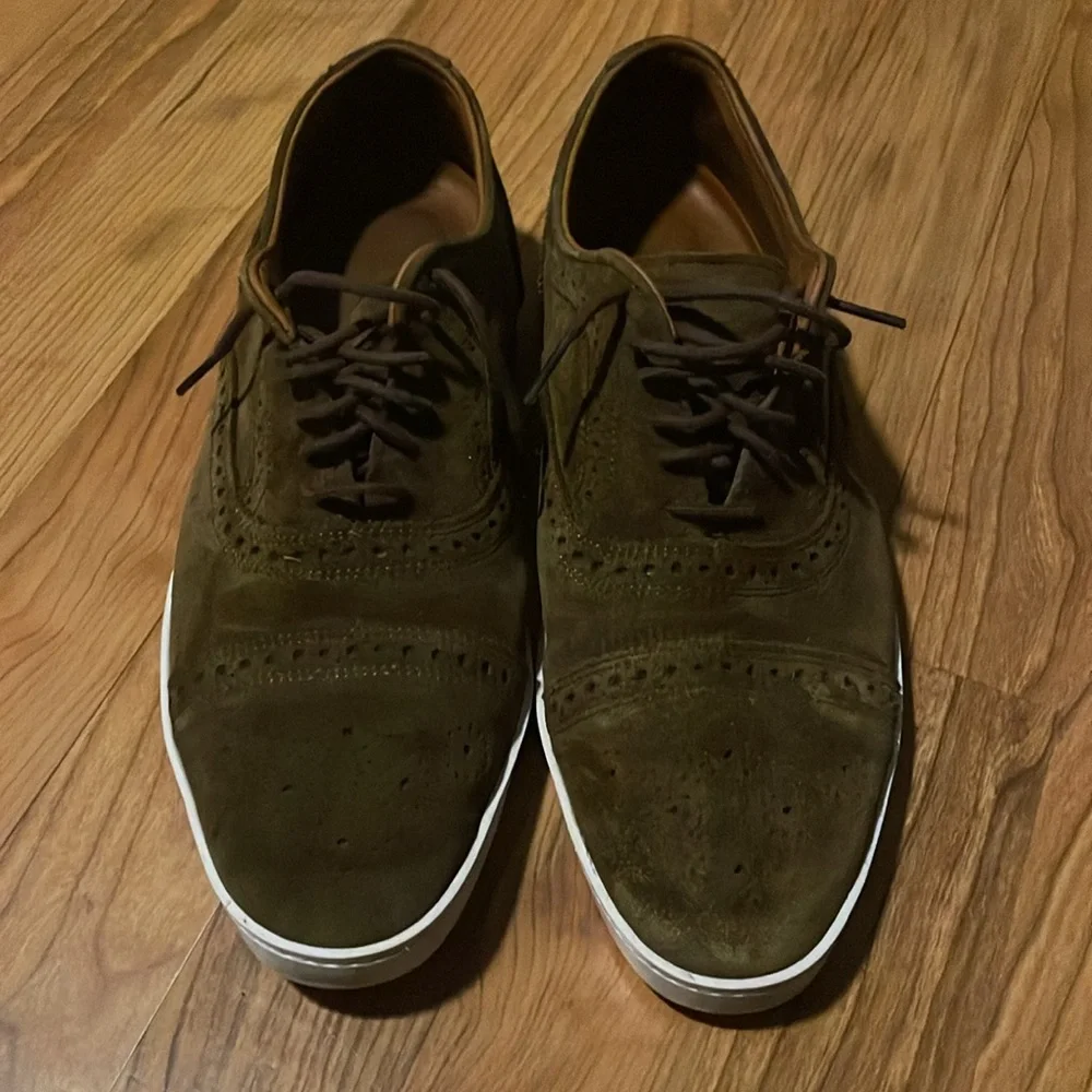 Allen Edmonds Men's Strand Cap Toe Olive Suede Oxford Sneaker Size 8